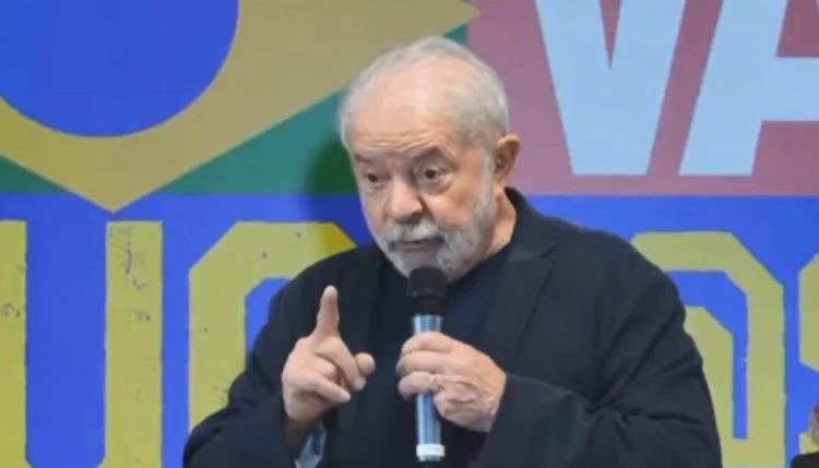 Lula cita novela em discurso