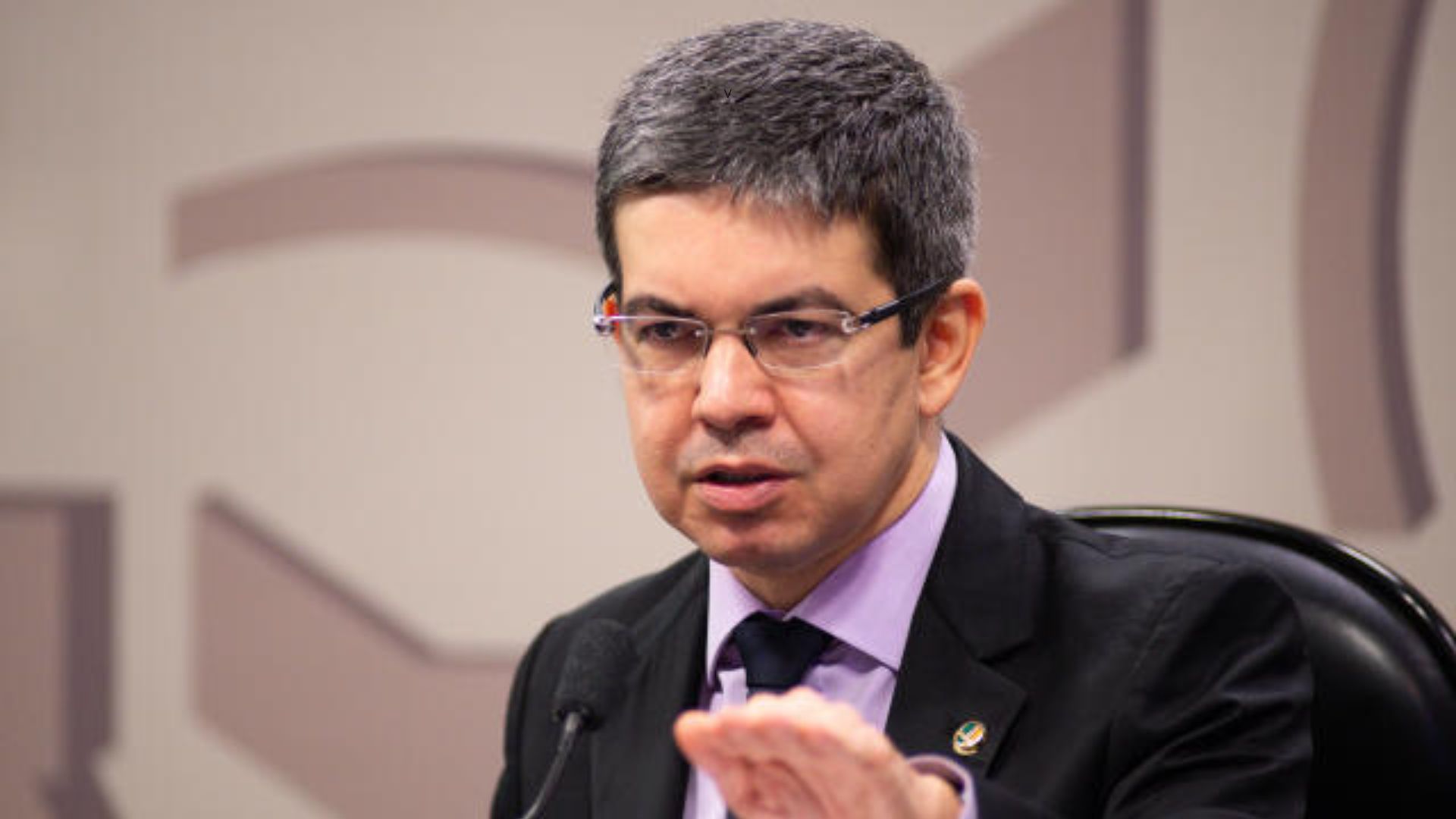 CPI do MEC: Randolfe Rodrigues anuncia que vai protocolar requerimento nesta terça