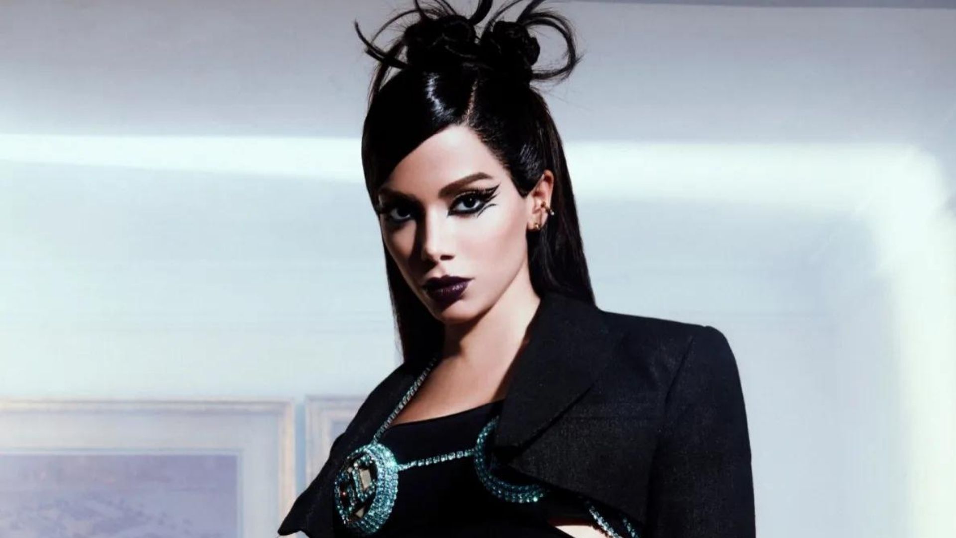 Após polêmica com Zé Neto e Gusttavo Lima, música de Anitta volta à lista de mais ouvidas
