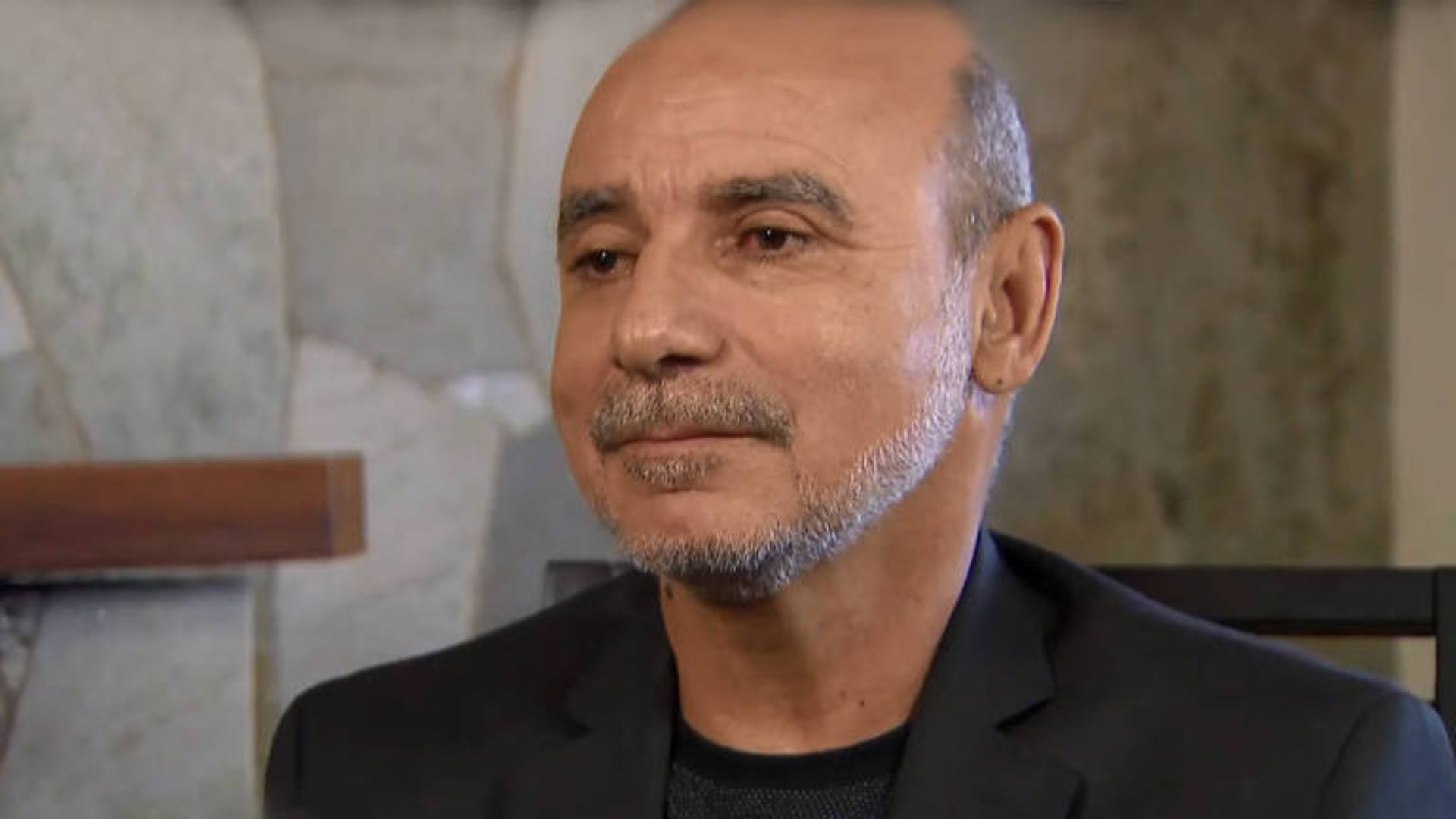 Abandonado por amigos, Queiroz reclama de ingratidão
