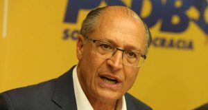 Alckmin critica motociadas de Bolsonaro