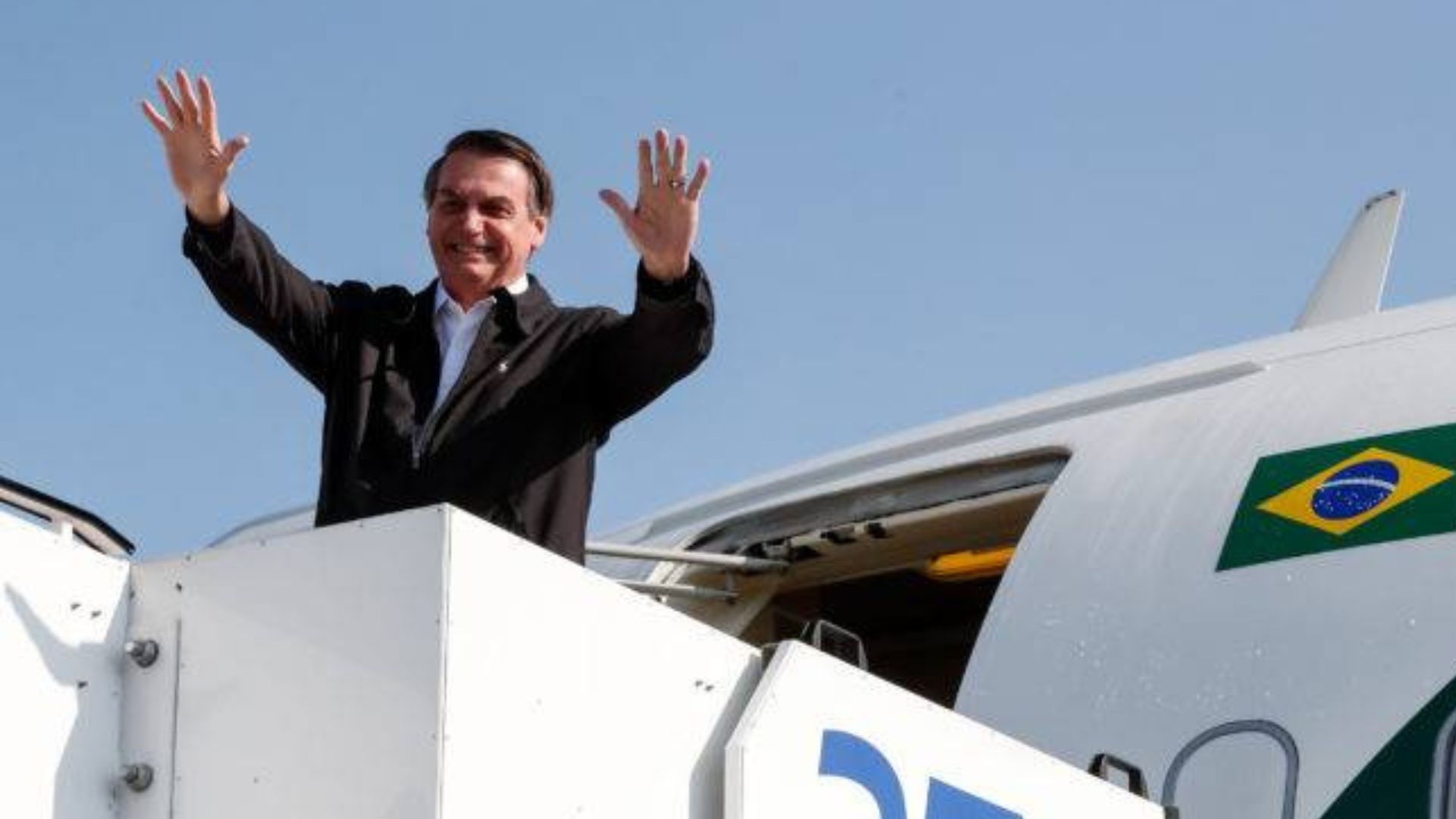 A farra das viages: Ministros e apoiadores de Bolsonaro viajam em avião de Bolsonaro