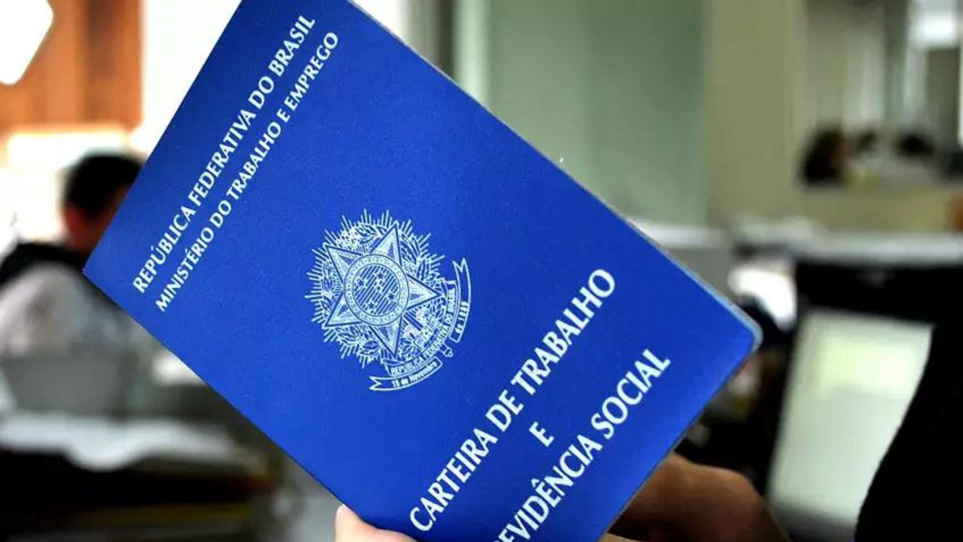 No Brasil, 38% dos trabalhadores ganham menos ou até um mínimo