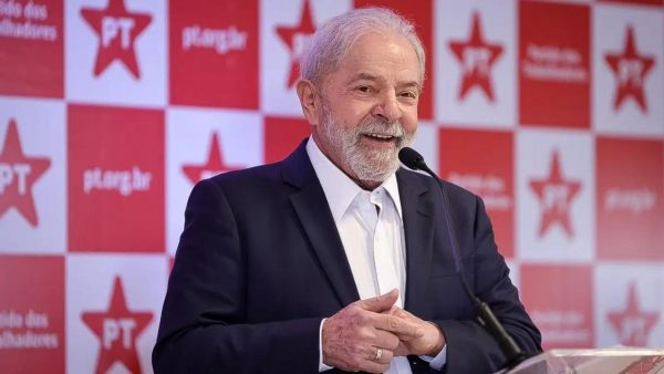 Lula criticou as últimas medidas de Bolsonaro em relaçaõ ao preço dos combustíveis
