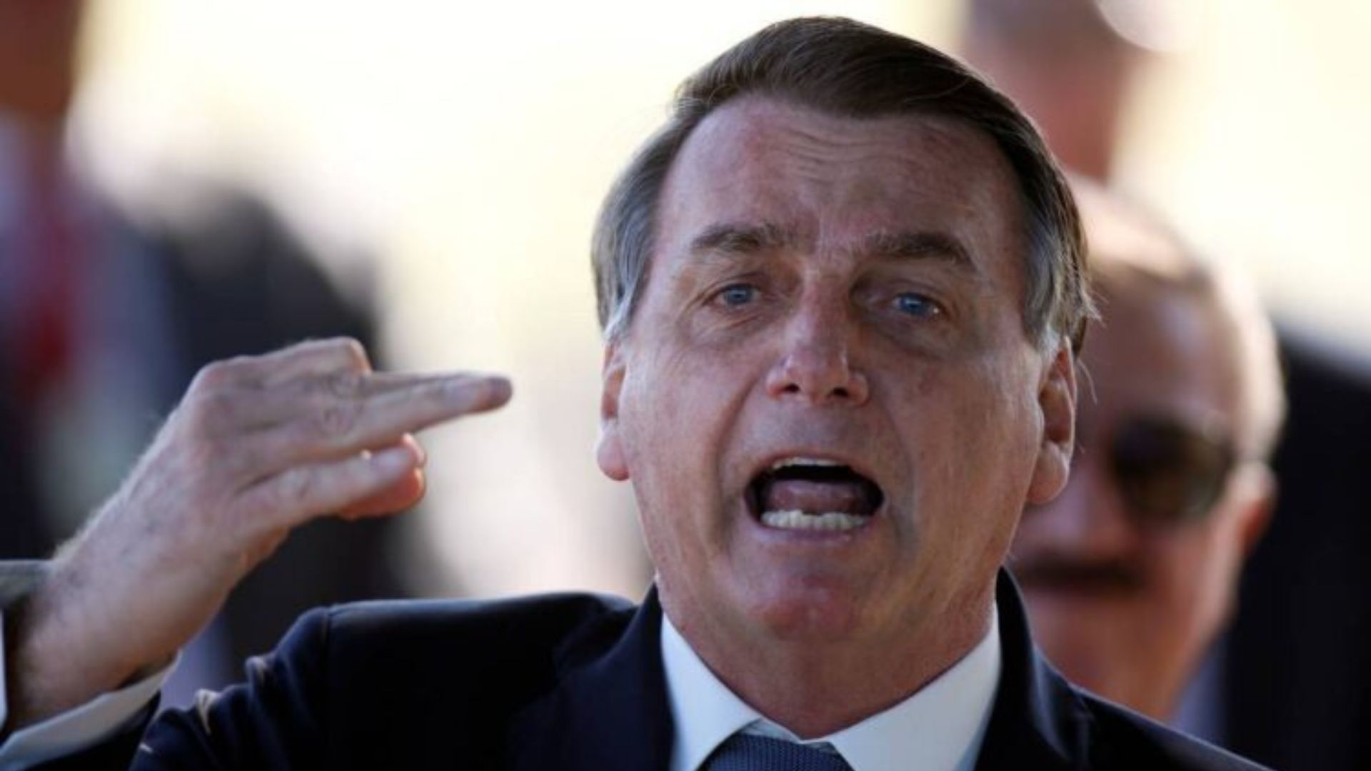 Desesperado, Bolsonaro continua com ataques a ministros do STF e TSE