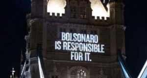 Bolsonaro aparece na Tower Bridge como responsável pela morte de Dom e Bruno