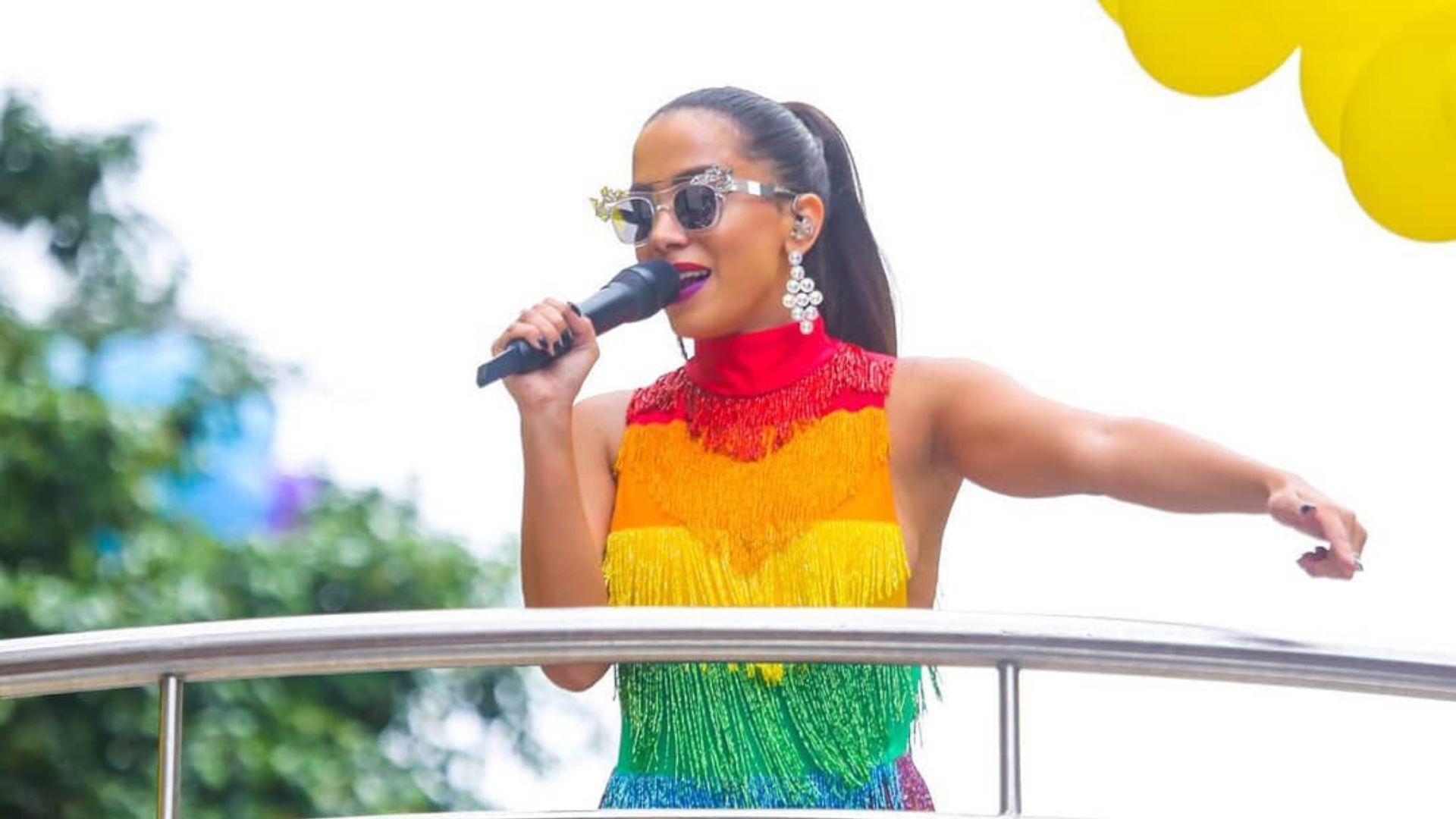 Anitta rebate cantora gospel após comentários homofóbicos: “Deus quer amor, não coisa ruim”