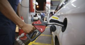 Com alta de 5,18% , a gasolina chega a 5,18%, afirma ANP