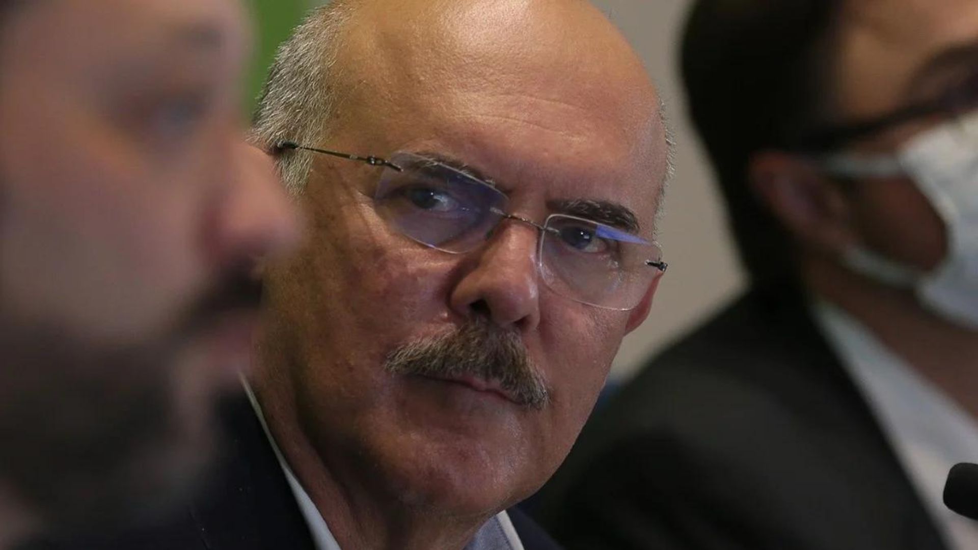 Milton Ribeiro é acusado de ao menos 4 crimes, diz juiz