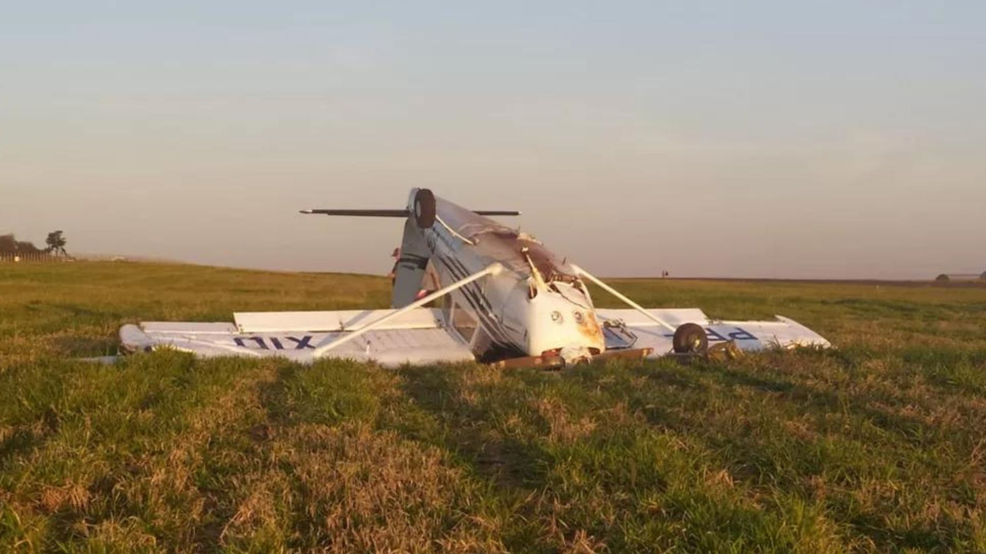 Queda de avião de pequeno porte deixa uma vítima, em Arapongas (PR)