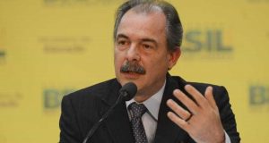 Mercadante critica as medidas de redução de impostos nos estados por Bolsonaro