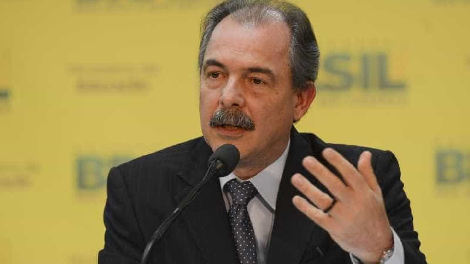 Mercadante critica as medidas de redução de impostos nos estados por Bolsonaro