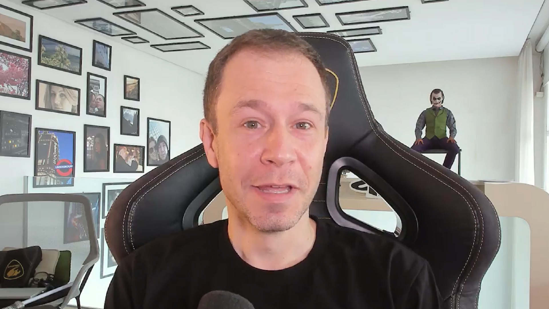 Tiago Leifert ataca críticos e confirma voto nulo