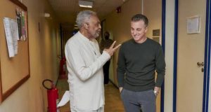 Luciano Huck corta fala de Gilberto Gil sobre ditadura e é detonado nas redes