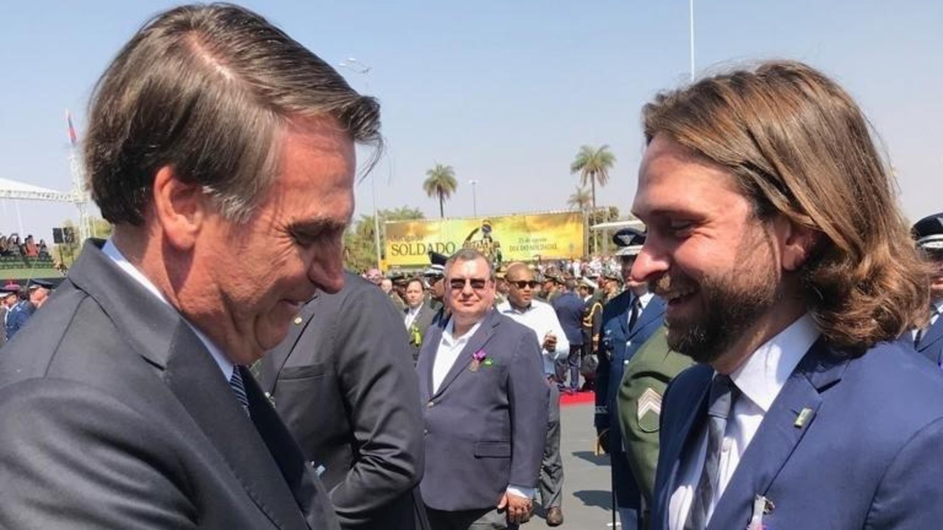 Secretário amigo de Bolsonaro compra mansão de R$ 6,7 milhões