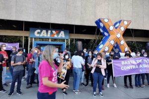Bancários protestam contra assédios moral e sexual
