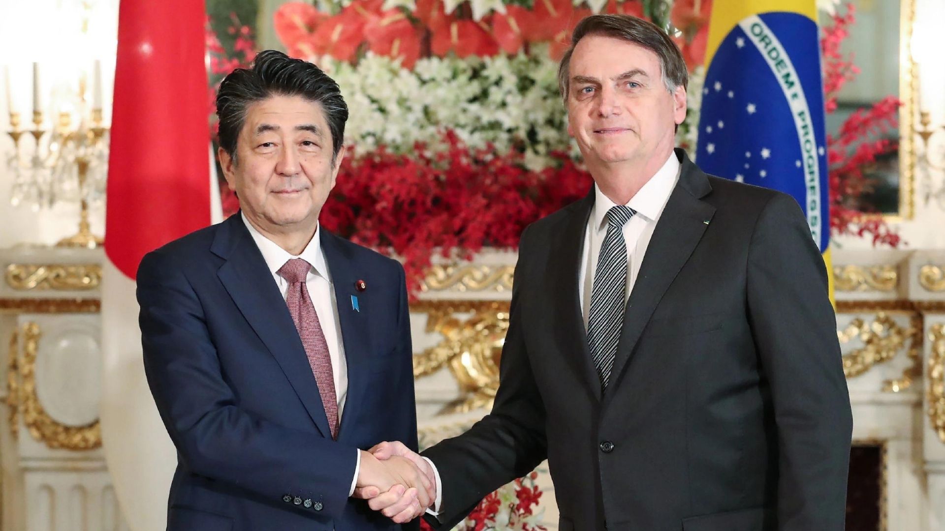 Bolsonaro lamenta morte de ministro japonês: "Líder brilhante e que foi um grande amigo do Brasil"