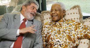 No aniversário de 104 anos de Nelson Mandela, Lula homenageia o ativista