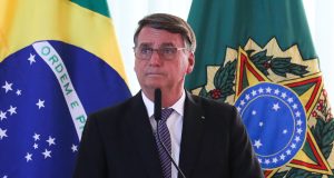 Parlamentares da oposição pedem que Bolsonaro seja investigado por Abolição violenta do Estado Democrático de Direito