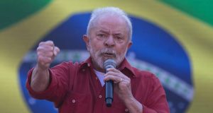 AO VIVO: Lula concede entrevista ao UOL