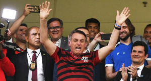 Bolsonaro diz que vai atender Flamengo e viabilizar construção de novo estádio no Rio