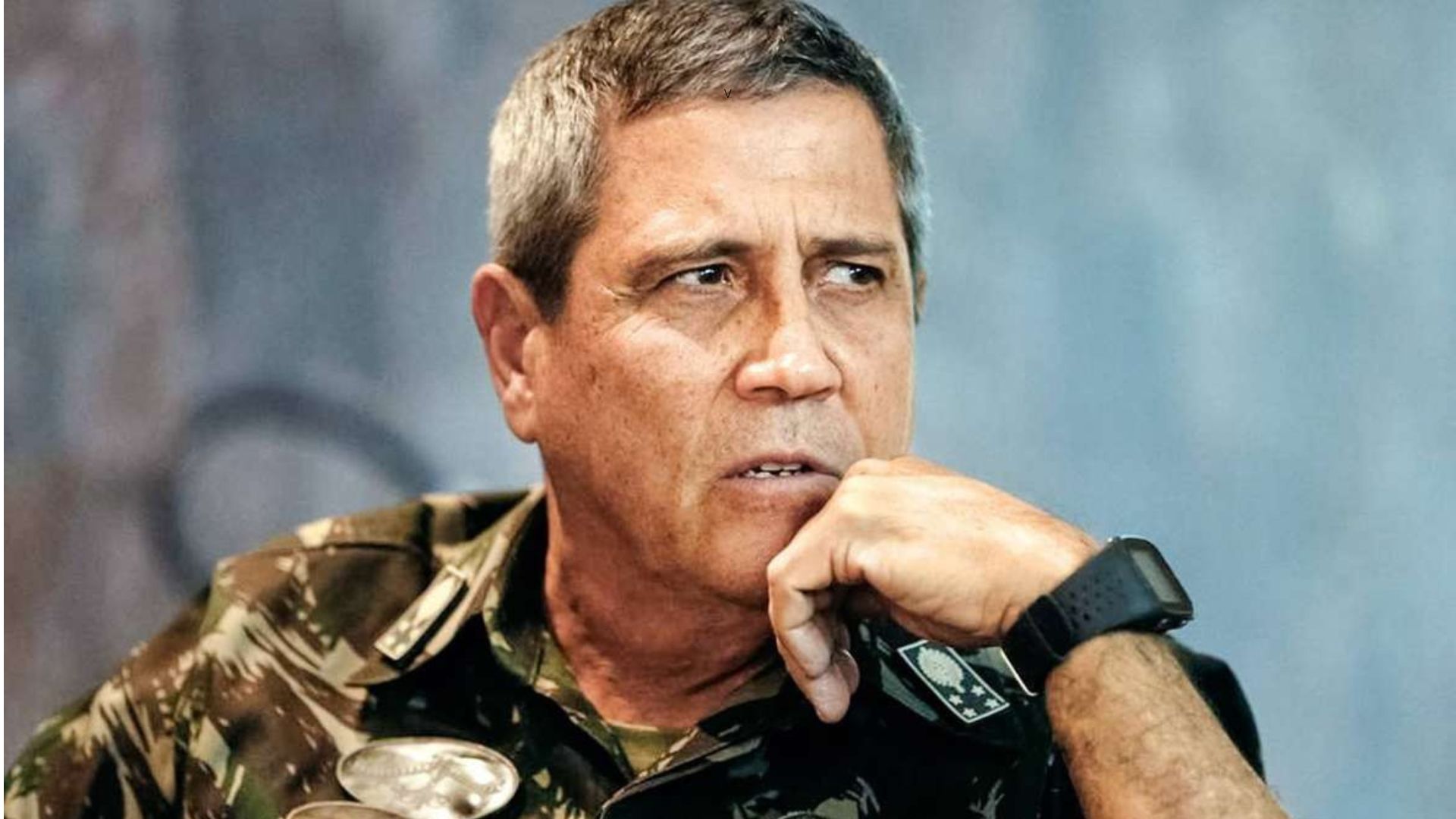 Teixeira critica declarações de Braga Netto sobre as eleições: "você é um golpista"