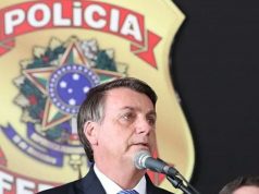 Assessor de Bolsonaro confessa: "Ele está recebendo informe de inteligência da PF"