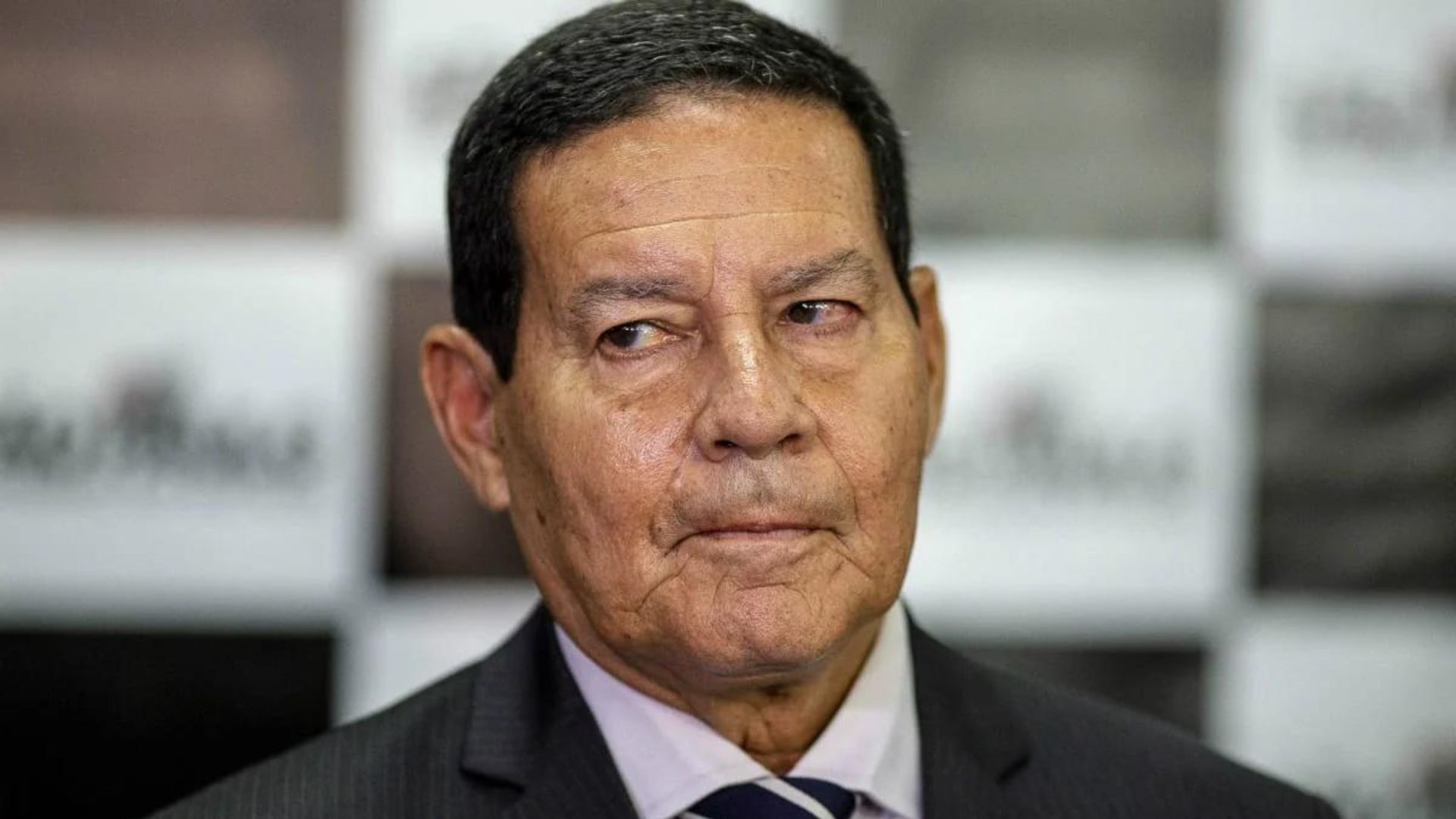 VÍDEO: Mourão minimiza assassinato de petista: “Nós vamos fechar esse caixão”