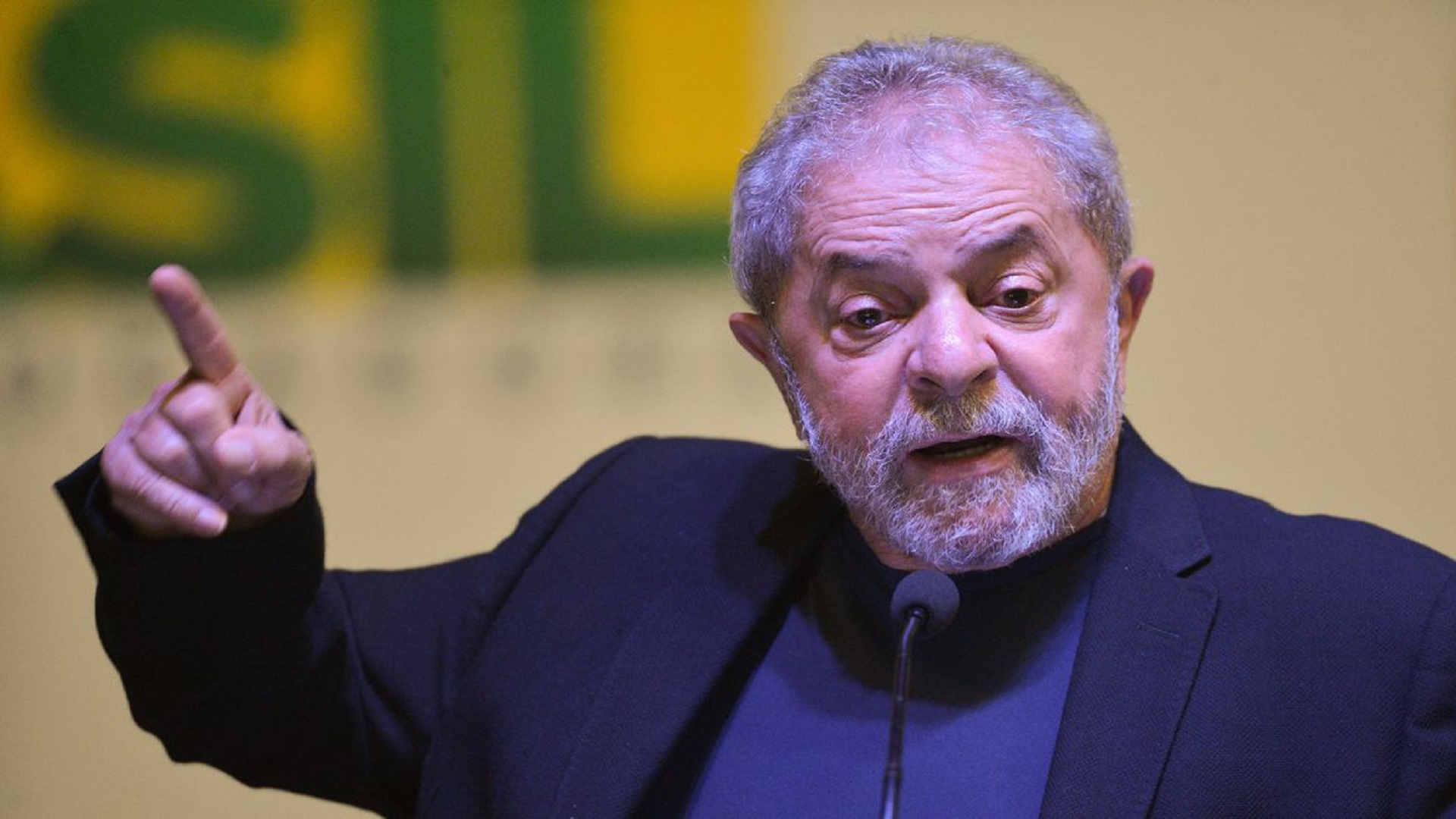 Lula manda recado para Forças Armadas