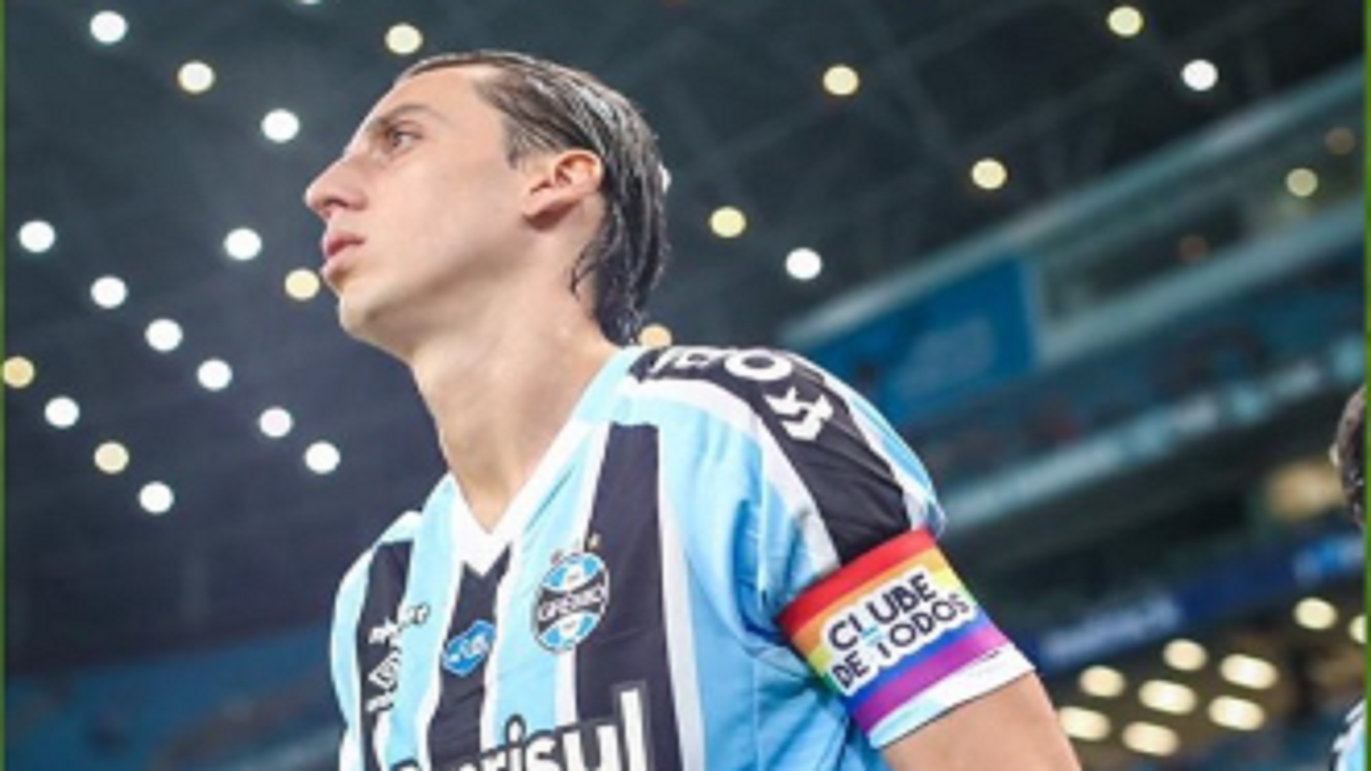 Geromel e diretoria do Grêmio esclarecem polêmica sobre braçadeira LGBTQIAP+