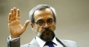 Weintraub posta montagem de Bolsonaro com Valdemar Costa e ironiza: "Sua Tchuchuca"