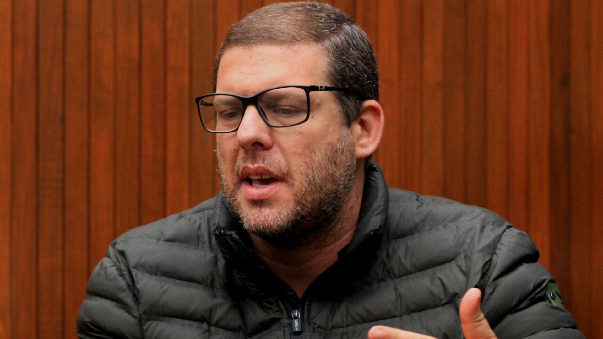 "obrigação cívica, ética e moral", às vésperas da camp