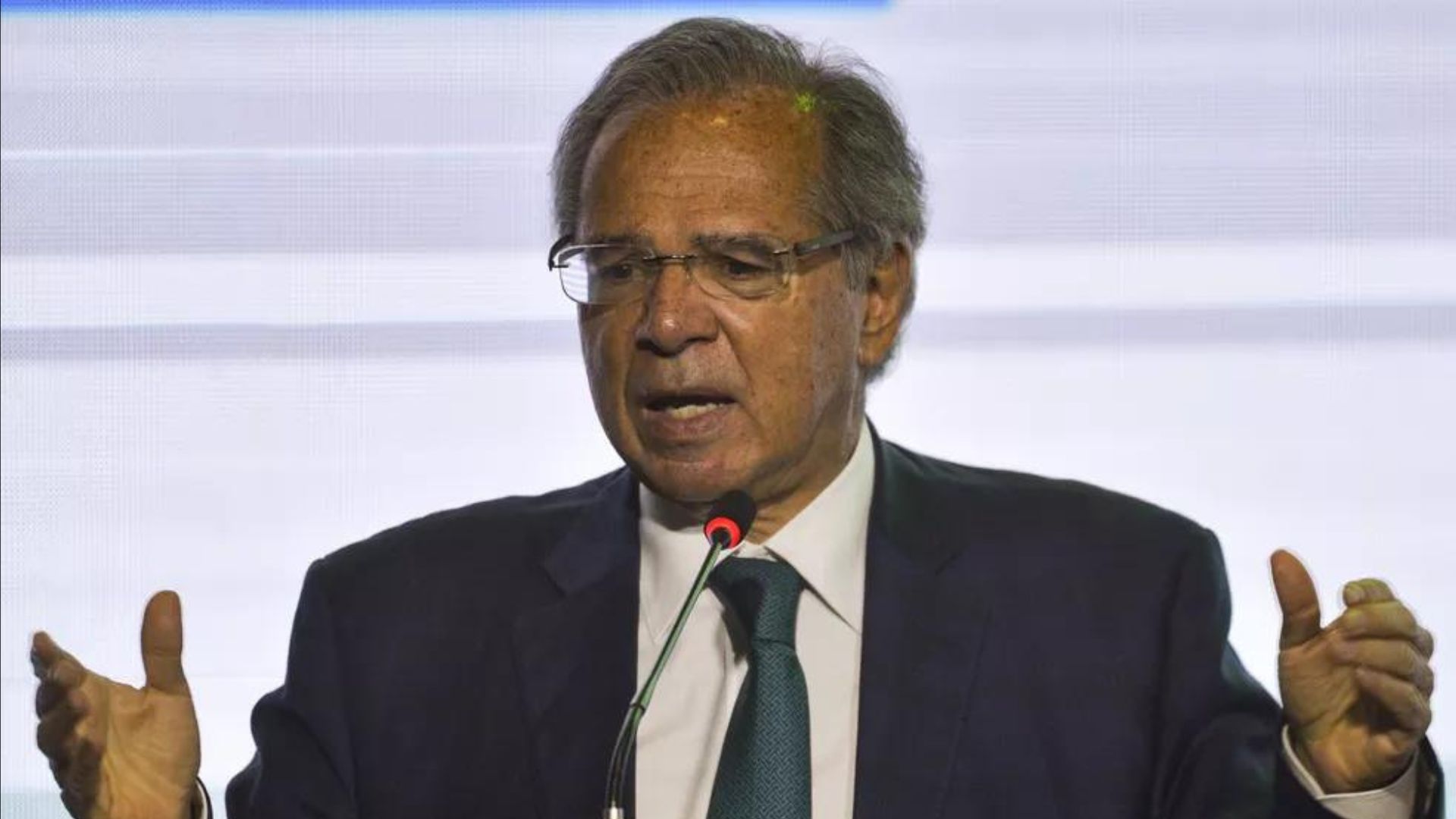 VÍDEO- Guedes crítica França e Europa: "Vocês estão ficando irrelevantes para nós"