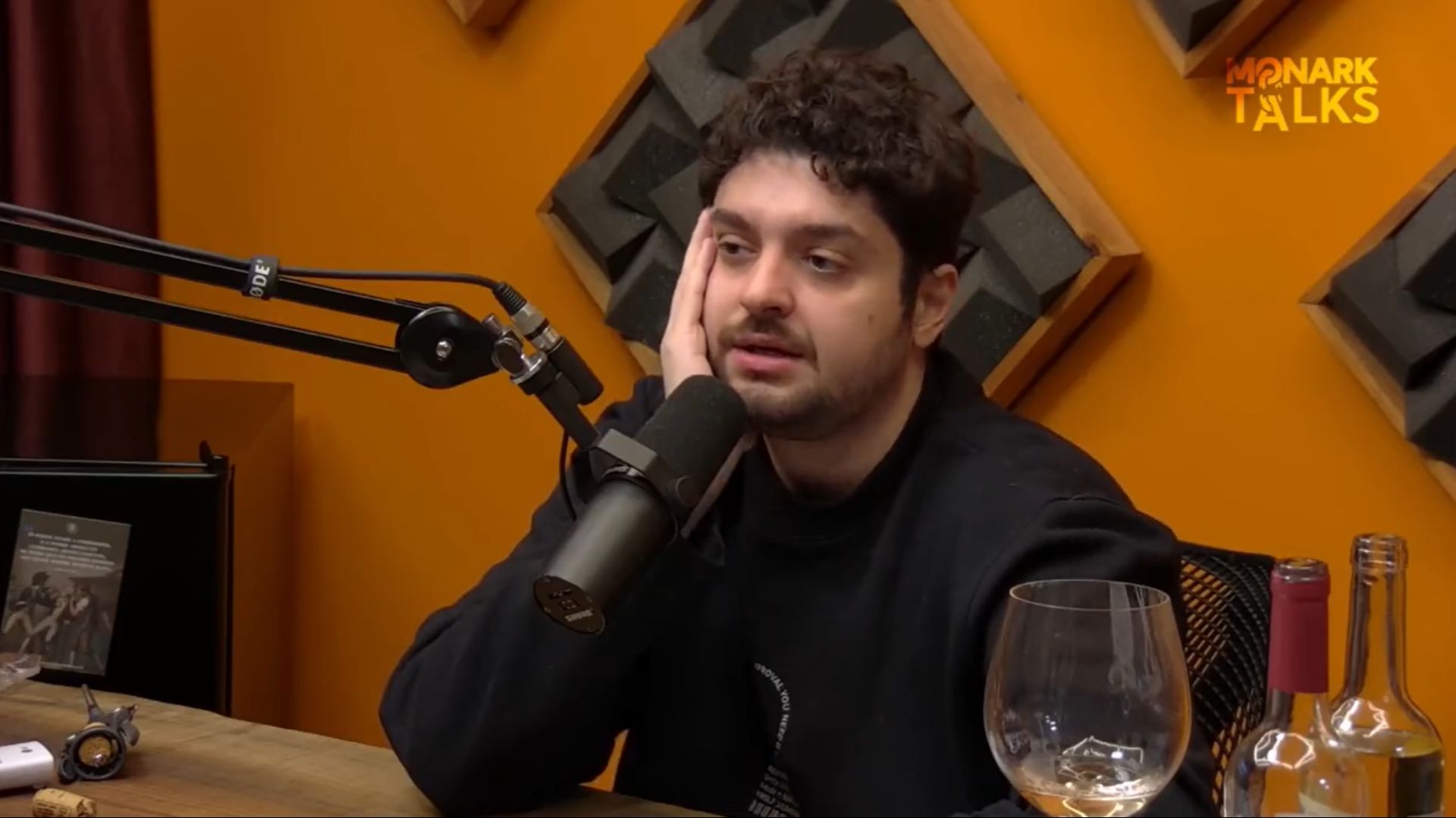 VÍDEO: Monark diz que quem consome pornografia infantil não deveria ser preso