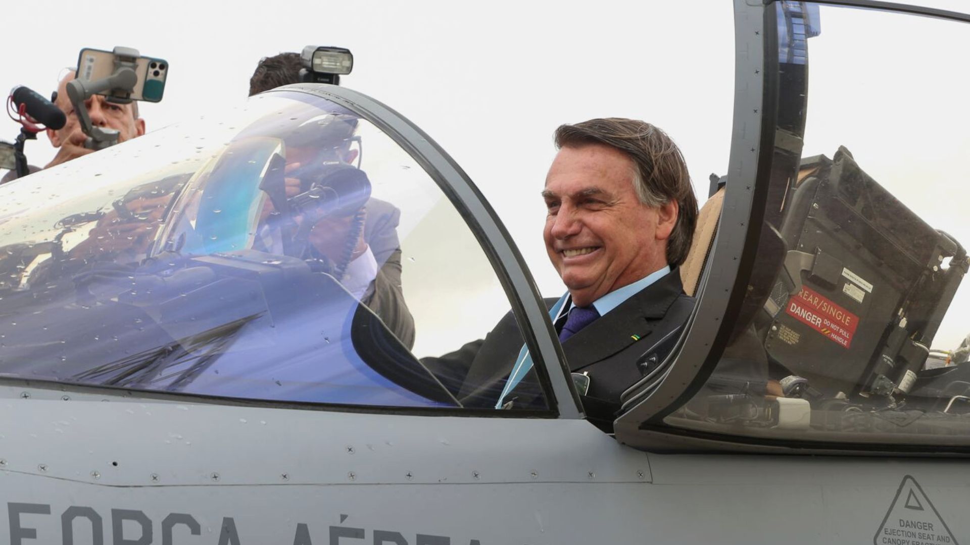 Aviões da FAB e navios de guerra participarão do 7 de Setembro de Bolsonaro em Copacabana
