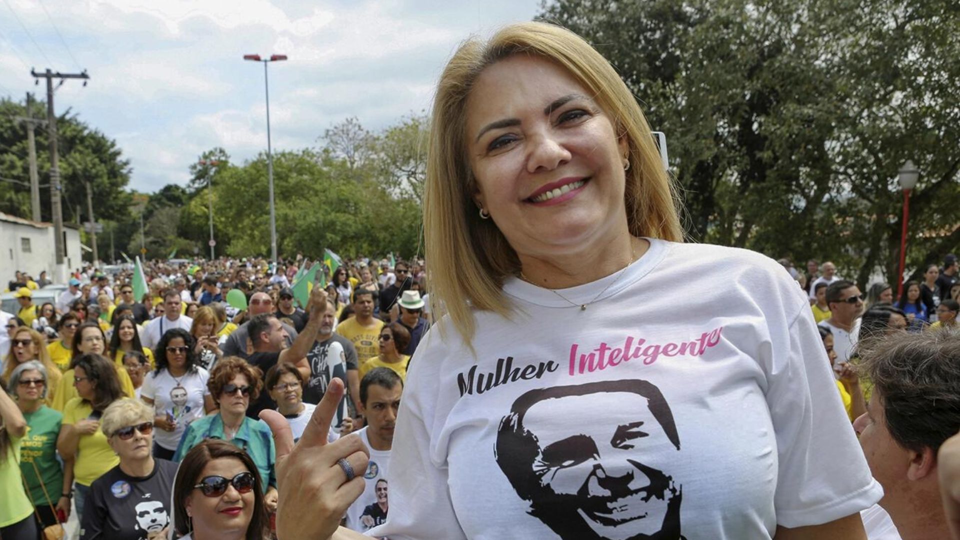 Ex-mulher de Bolsonaro omite posse de casa na Europa na declaração de bens do TSE