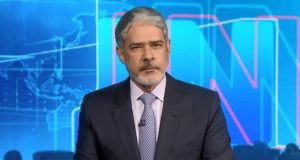 Frustando as expectativas da internet, Bonner não falou "Tchutchuca do Centrão" no Jornal Nacional