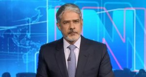 Frustando as expectativas da internet, Bonner não falou "Tchutchuca do Centrão" no Jornal Nacional