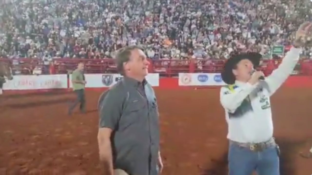 Jair Bolsonaro e Cuiabano Lima em arena de Barretos