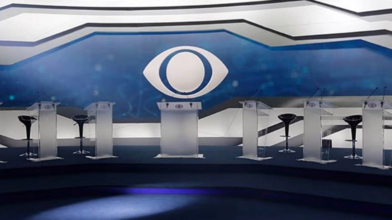 Espaço montado para o debate presidencial da Band
