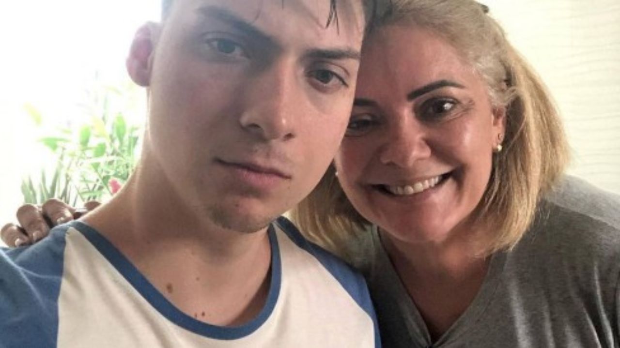 Jair Renan Bolsonaro e Ana Cristina Valle em selfie