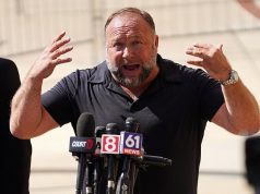 Extremistas de direita dos EUA propagam teorias da conspiração sobre fraude nas urnas no Brasil