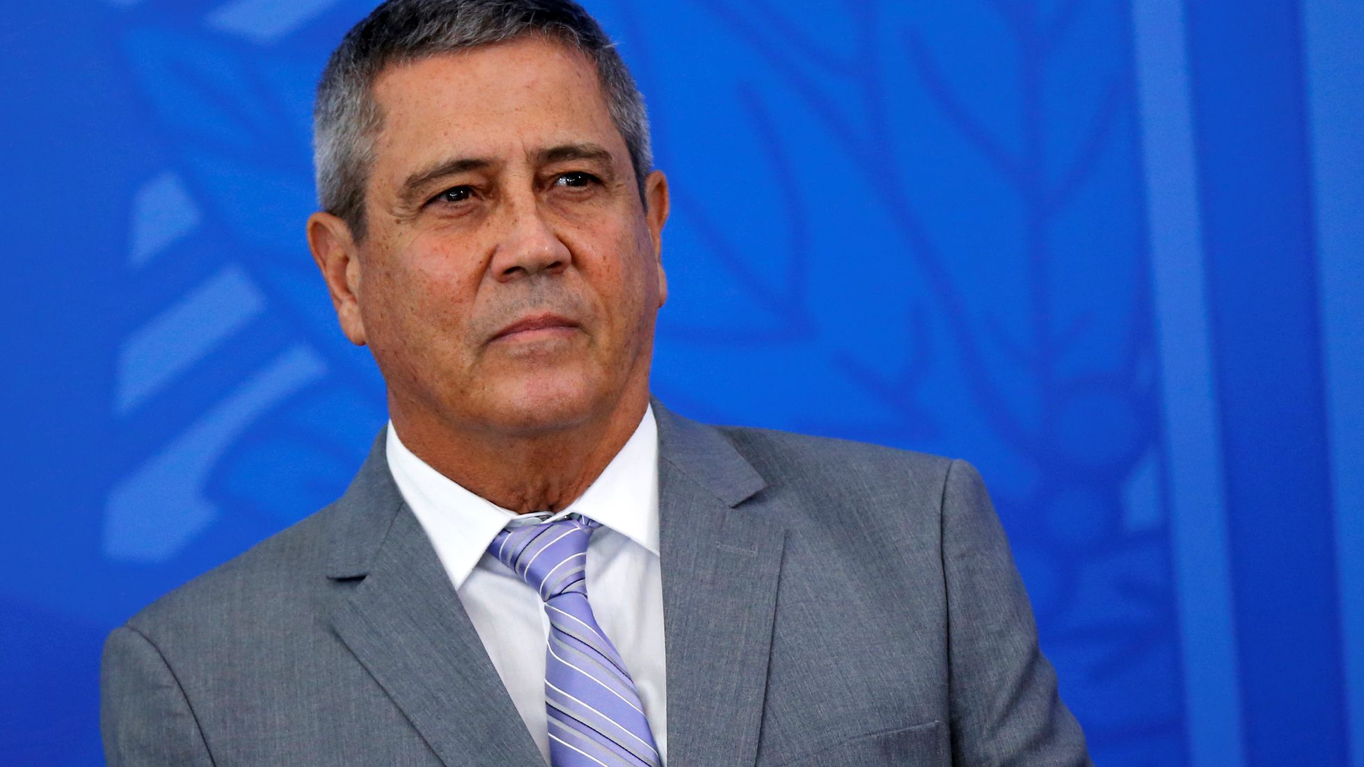 General Braga Netto com expressão séria