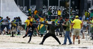 Bolsonaristas depredando Brasília
