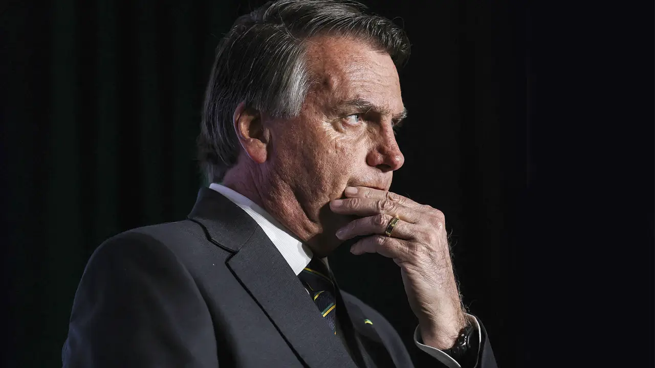 Assessores militares de Bolsonaro excluíram 17 mil e-mails, mas