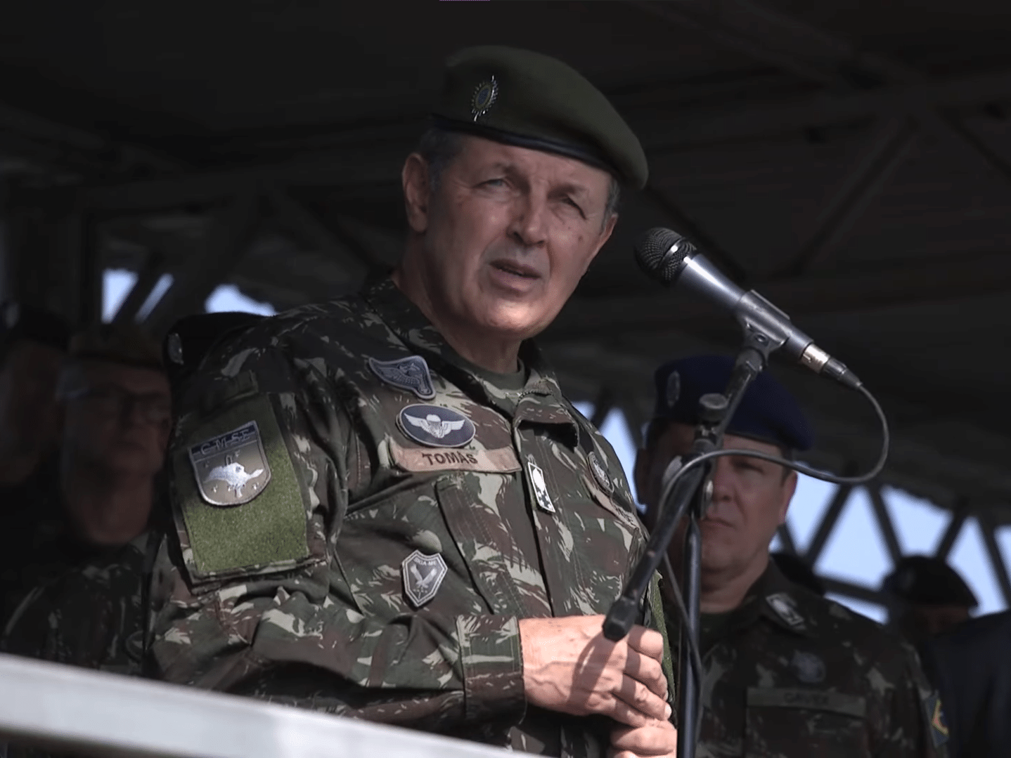 General assume comando do Exército e recebe R$ 770 mil - Politica - Estado  de Minas
