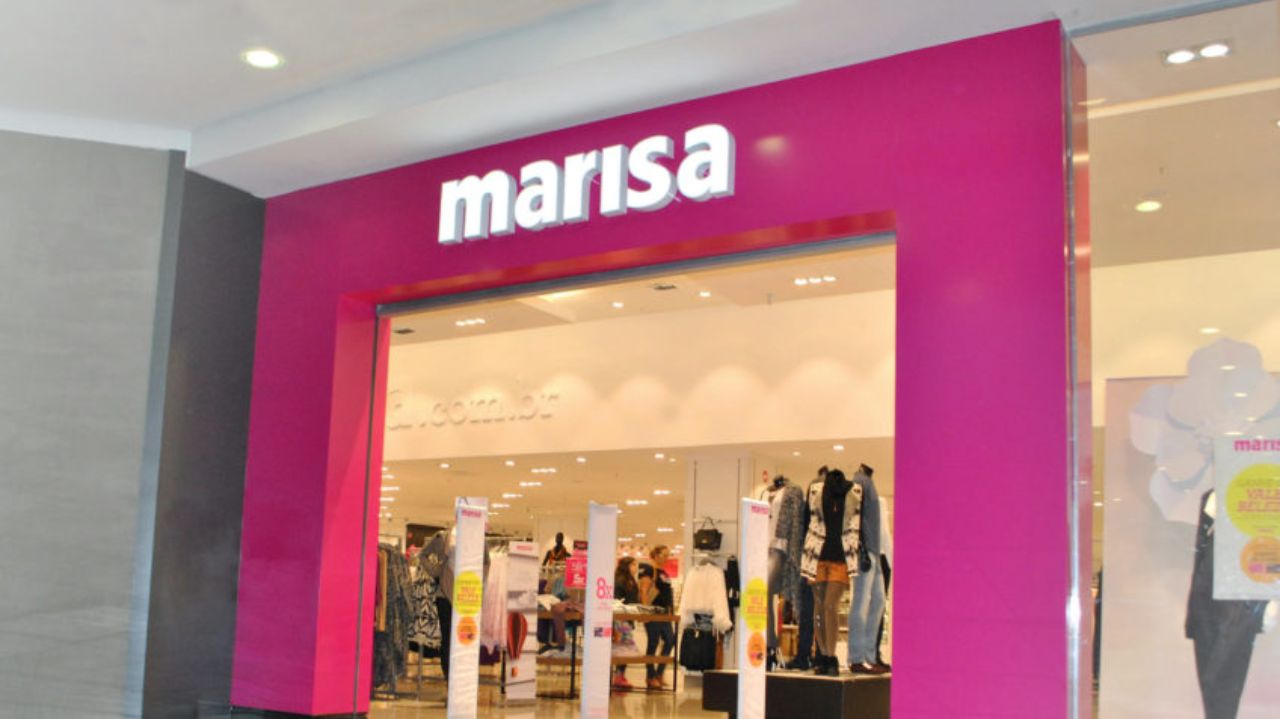 Entrada de uma loja Marisa