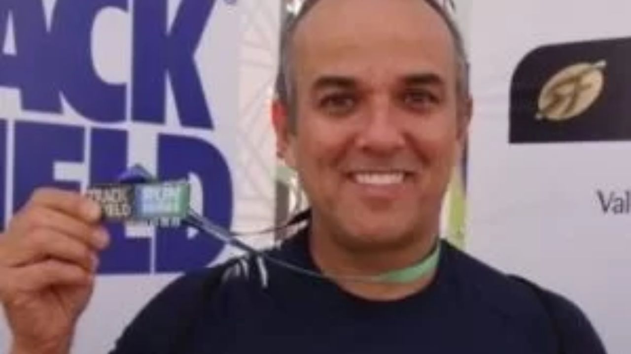 Roberto Habermann sorrindo