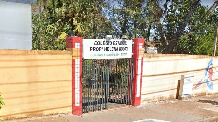 Fachada do Colégio Estadual Professora Helena Kolody