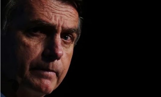 Jair Bolsonaro com cara de choro